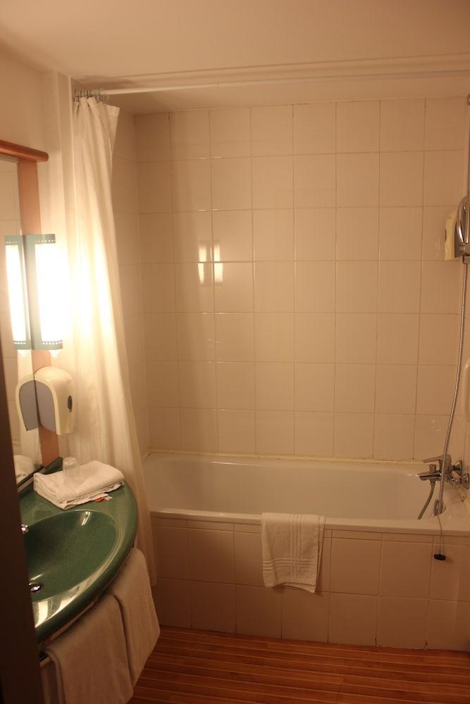 B&B Hotel Mons Gare Exterior photo