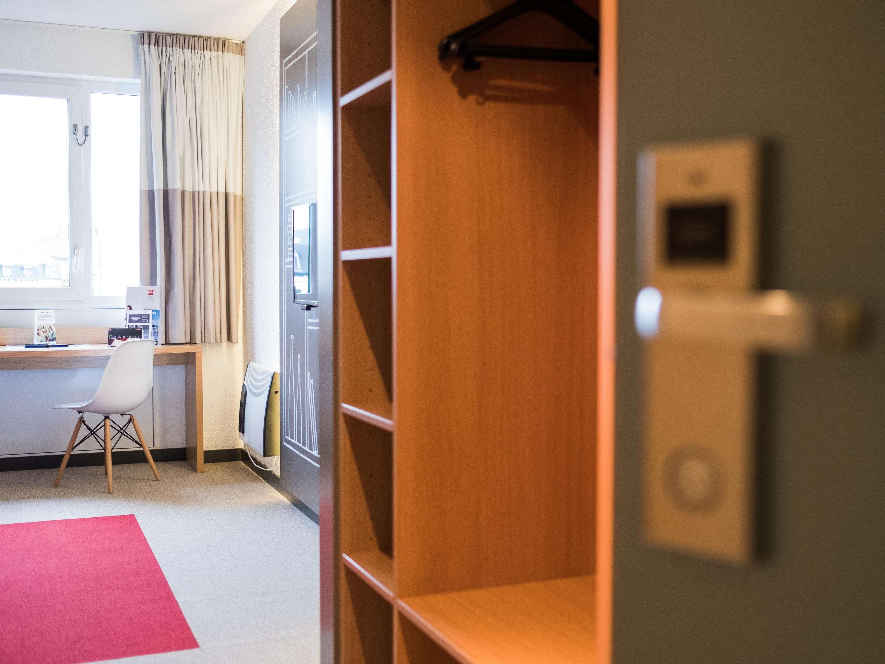 B&B Hotel Mons Gare Exterior photo